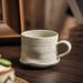 Handgemachte Wabi-Sabi-Tasse – Rustikale Latte-Tasse aus Keramik (Kaffeetasse mit organischer Textur)_voghion.com
