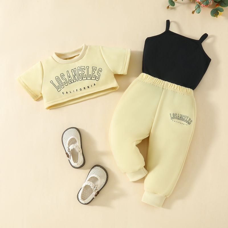 Conjunto de verano de 3 piezas con top de manga corta, pantalón largo y tirantes, con letras "California Los Angeles Girls" para niñas de moda europea para madres e hijos._voghion.com