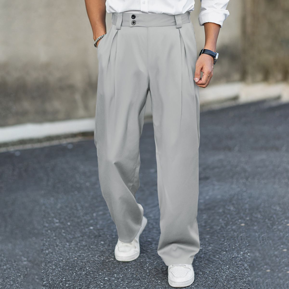 "Knitterfreie, drapierte Anzughose im Relaxed Fit für Herren - Freizeithose mit geradem Bein für Business & Freizeit"_voghion.com