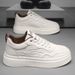 Herrenschuhe Weiße Schuhe Atmungsaktive Freizeitschuhe mit dicker Sohle für Frühling und Sommer, passend zu weißen, höhenverstärkenden, geprägten High-End-Trendschuhen für Herren_voghion.com