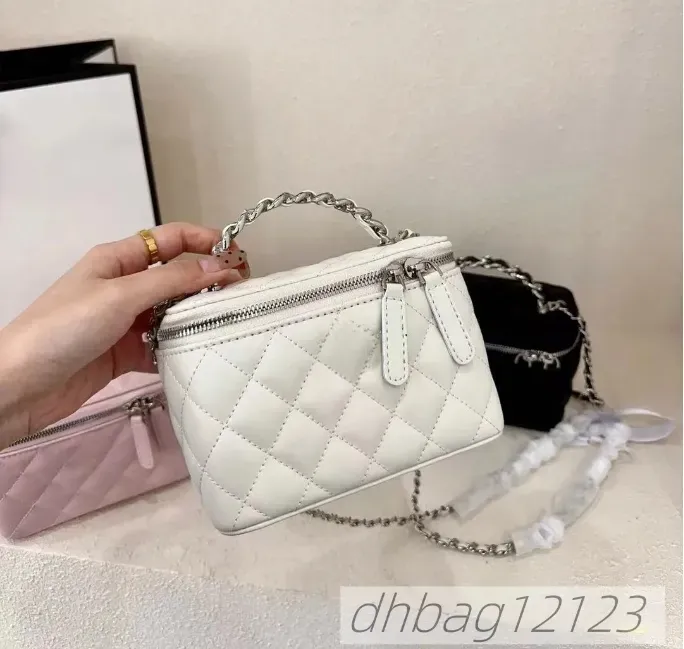 23k Ladies Designer Vanity Box Makeup Bag With Metal Handle Mirror Sier Hardware Matelasse Chain Cosmetic Case Purse_voghion.com