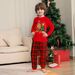 Conjunto de pijama natalino festivo para toda a família – Pijamas combinando com estampas de renas e árvores para pais, filhos e animais de estimação. Pijamas de fleece macio xadrez vermelho._voghion.com