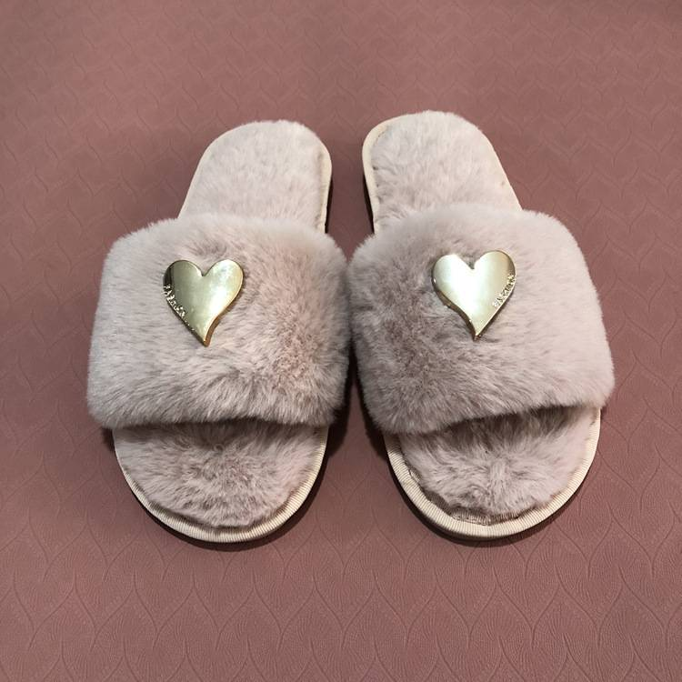 New Heart-shaped High-end Autumn And Winter Women's Woolen Slippers 25_voghion.com