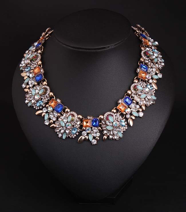 Collana esagerata alla moda retrò personalizzata con diamanti colorati e corta per clavicola per accessori da donna_voghion.com