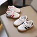 2024 Herbst Neue Kinder Kleine Weiße Jungen Deutsch Training Forrest Gump Sportschuhe, Board Schuhe Trend_voghion.com