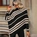 Gestreifter Cape-Pullover für Damen – Übergroßer Strickpullover mit Fledermausärmeln und halbem Rollkragen, Color-Blocking-Design (S-XL, Schwarz/Beige)_voghion.com