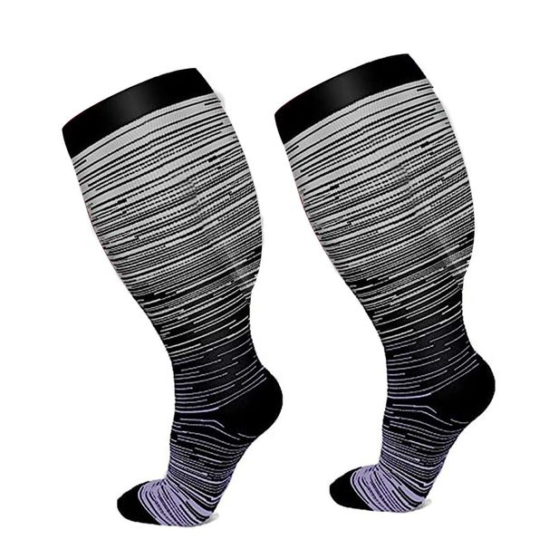 Īpaša izmēra zeķes ar augstu tauku spiedienu, kas spiež uz vidukļa, un sekundārās elastīgās zeķes ar augstu vēnu elastību._voghion.com