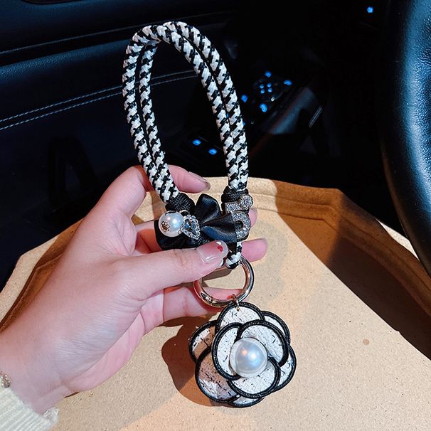 Bracciale creativo intrecciato in bianco e nero con perle, alla moda e squisito, piccolo portachiavi profumato in stile auto, borsa, da appendere_voghion.com