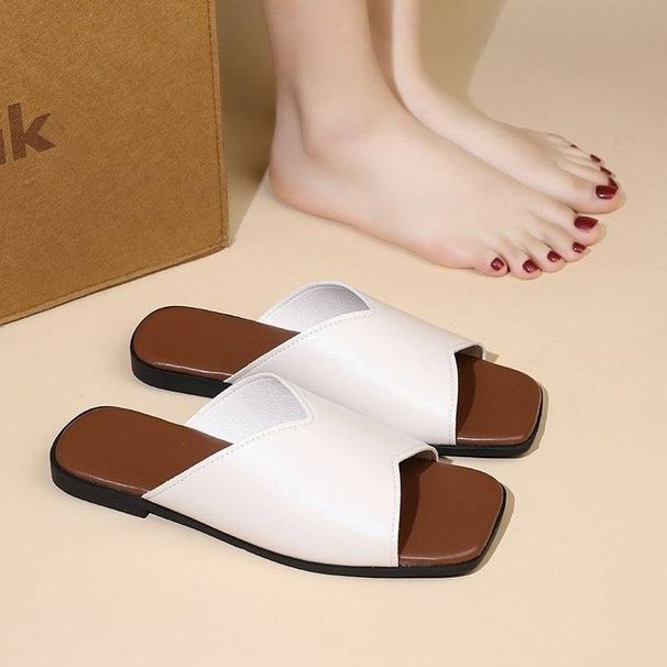 I nuovi sandali da spiaggia e infradito da ufficio francesi del 2025 per le donne che indossano pantofole a punta quadrata_voghion.com