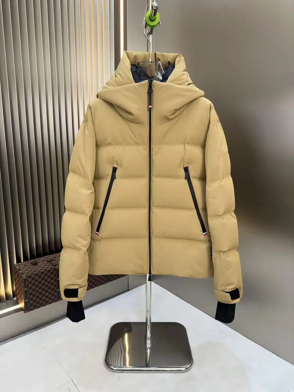 Designer Winter France Mens Down Jacket Letter Monclairr Knitted Women Parkas Panel Casual Coats Bomber Jackets_voghion.com
