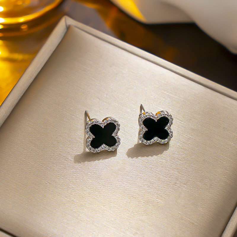 Orecchini classici versatili a forma di trifoglio portafortuna nero di moda minimalista con temperamento antiallergico e S tempestata di diamanti_voghion.com