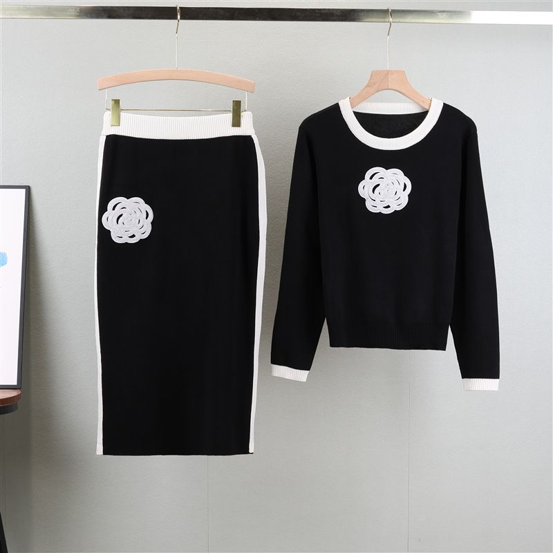 Completo da donna in maglia di camelia, primavera e autunno, alla moda, con scollo rotondo e gonna a vita alta di colore a contrasto_voghion.com