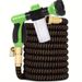 Ein Set aus einziehbarem Gartenschlauch aus Gummi mit US-Standard-3/4-Zoll-Anschlüssen und einer Hochdruck-Wasserpistolendüse._voghion.com