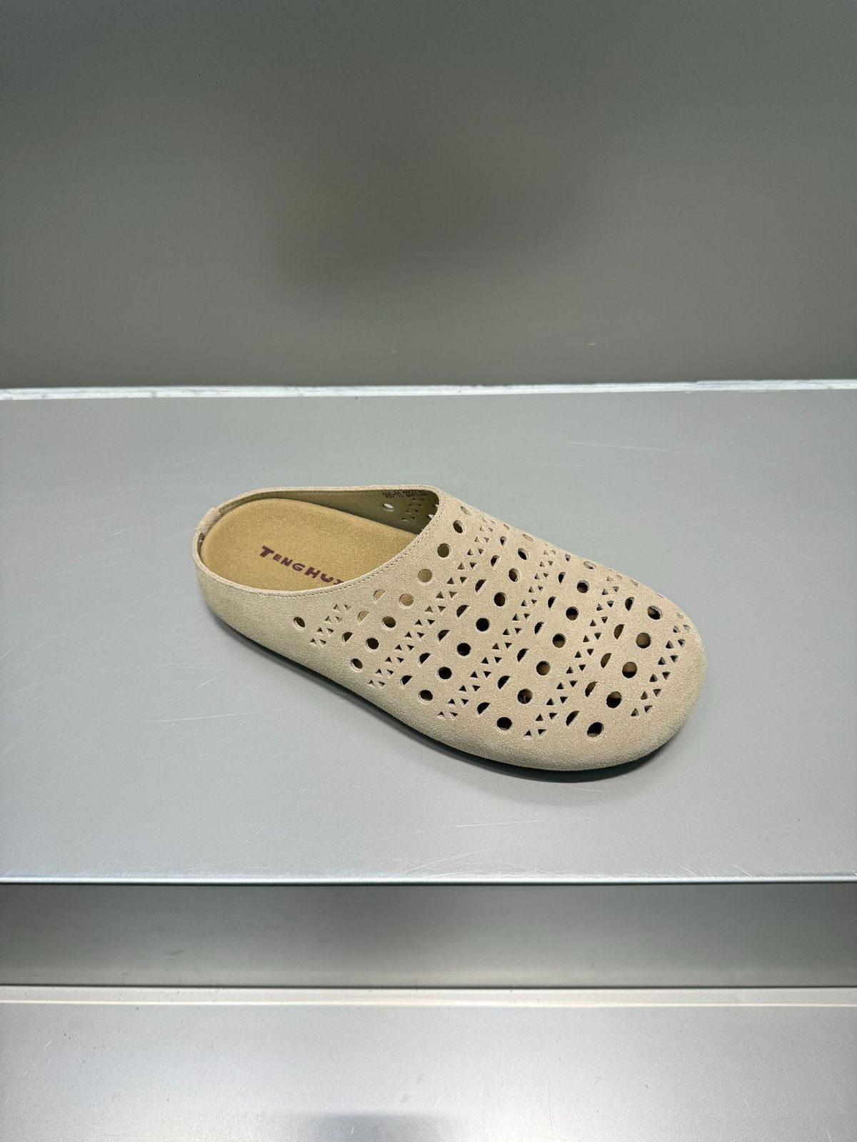 Pantofola mezza altezza con aumento di altezza, in pelle, casual, MÜ Ller, con un piede, perforata, traspirante, suola spessa, colore albicocca_voghion.com