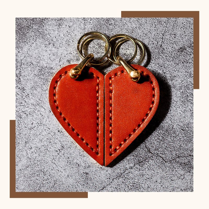 Leather Heart Keychain,Pair Keychain, Lover's Top Grain Leather Bag Charm, Personalized Heart Bag Accessory, Gift For Lovers_voghion.com