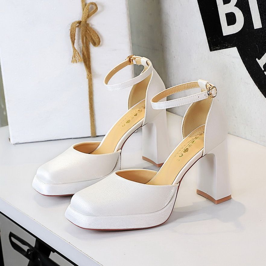 Elegant Strappy Sandals With Hollow-Out Design - Chunky Heel, Square Toe, Comfortable Rubber Sole - Sizes 34-40 Satin Square Head High Heels_voghion.com