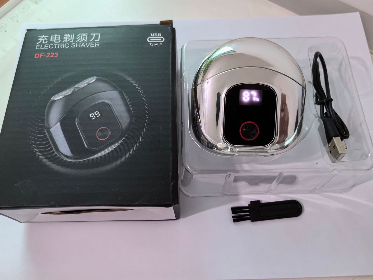 Rasoio elettrico Stormwind Mini - Rifinitore ricaricabile USB ultra silenzioso con display a LED, doppie testine flottanti e rasatura regolabile per uomo_voghion.com