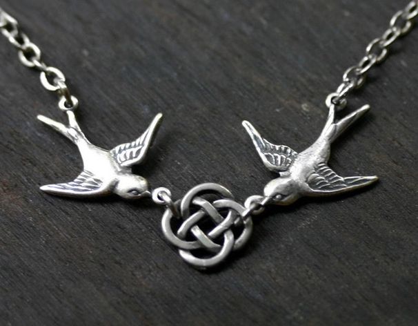 Collane Nodo celtico irlandese e collana con rondine_voghion.com