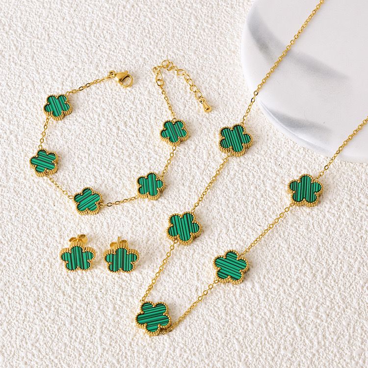 Set di gioielli all'ingrosso in acciaio al titanio con fiori eleganti_voghion.com