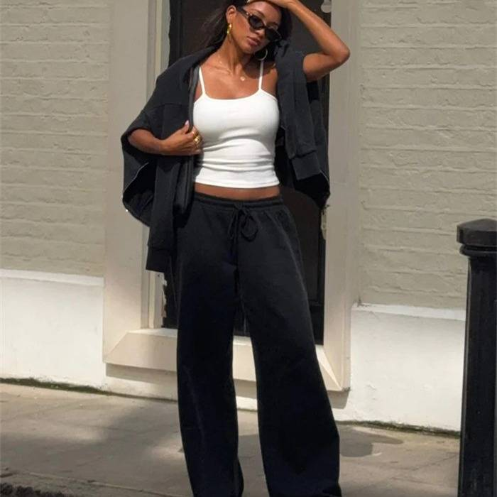 Conjunto de duas peças streetwear – Jaqueta de manga comprida com zíper frontal e calça larga com cordão, mistura de poliéster e elastano (P-GG, cores sólidas, acabamento unissex)_voghion.com