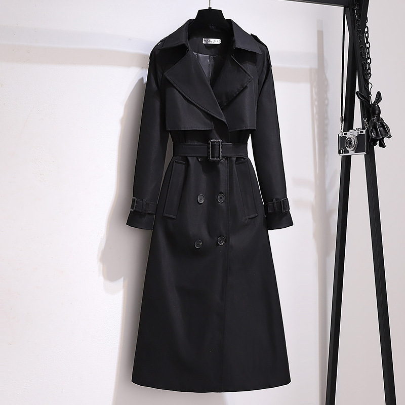 La moda femminile con il lungo cappotto dal temperamento autunnale_voghion.com
