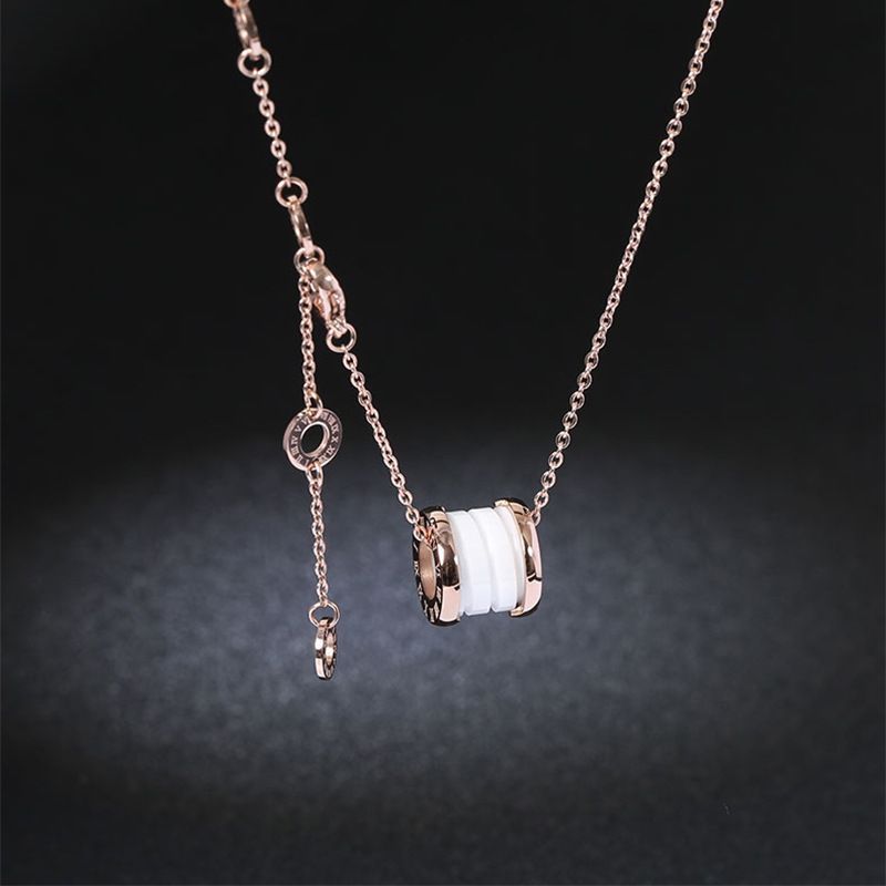 Collier en acier titane, taille homme, céramique noire or rose, pendentif petite figurine, chaîne de collier femme, enveloppé d'or, H_voghion.com