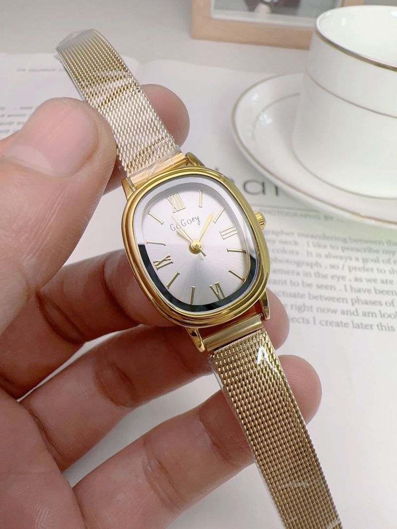 Small Gold Quartz Vintage Watch Elegant Wristwatch Women's Model_voghion.com