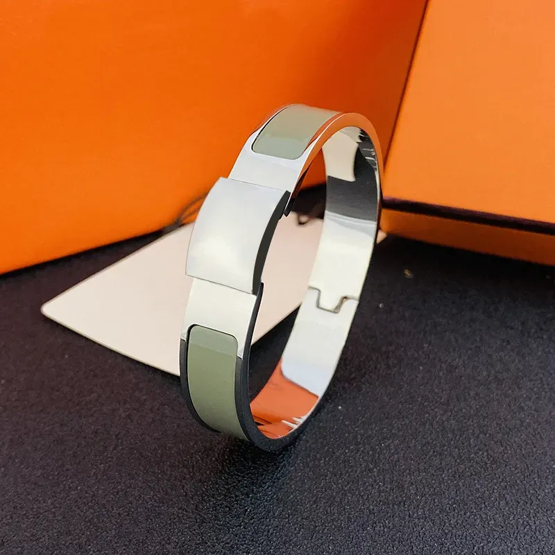 Sier Designer Moud Bijouen Fraen Männer Designen Liebhaber Koppelen Kaddo Charm Armbänner Multi Faarf Titan Stol Material_voghion.com