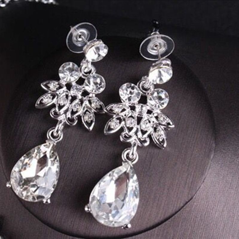 Hot selling new bridal headwear and hair accessories three-piece set high-end luxury diamond necklace earrings hand-strung crystal crown_voghion.com