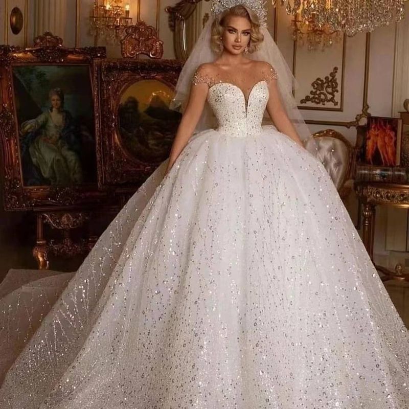 Robe de mariée élégante, col rond, couleur chair, dentelle perlée, taille haute, tempérament, dentelle, robe de mariée_voghion.com
