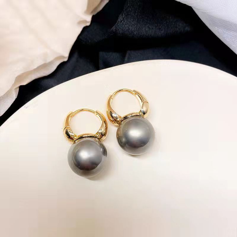 2023 New VENUS Cute Pearl Studs Hoop Earrings for Women Gold Color Eardrop Minimalist Hoops Wedding Fashio               s_voghion.com