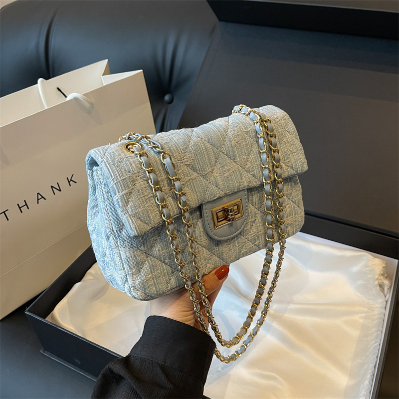 Women's casual denim shoulder bag with diamond lattice chain crossbody small square bag_voghion.com