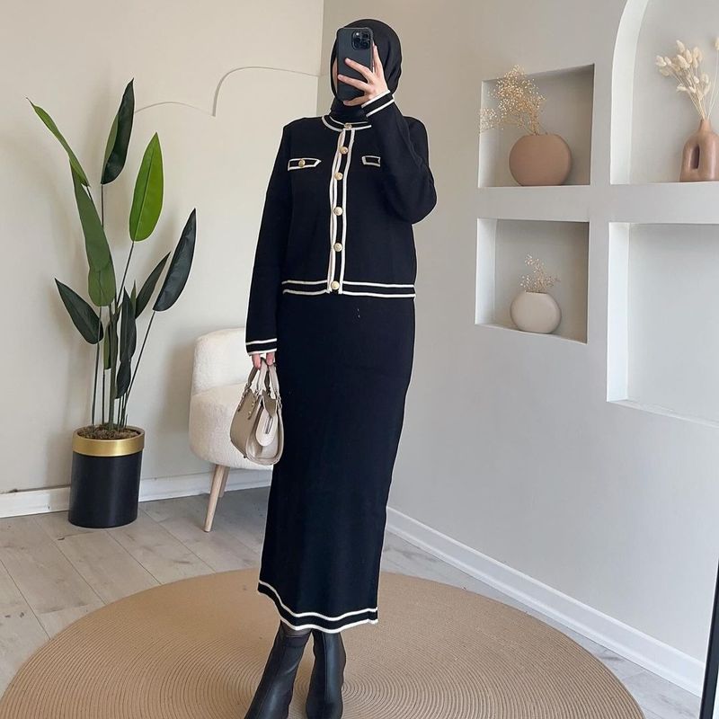 Women's Clothing small fragrance style contrast color short top slim skirt two piece set_voghion.com