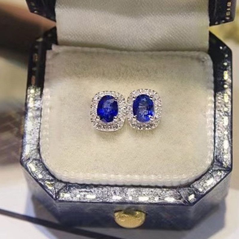 Orecchini piccoli eleganti francesi della Corte Cao Shi, in rame con quattro griffe, mini orecchini ovali in zircone blu zaffiro_voghion.com