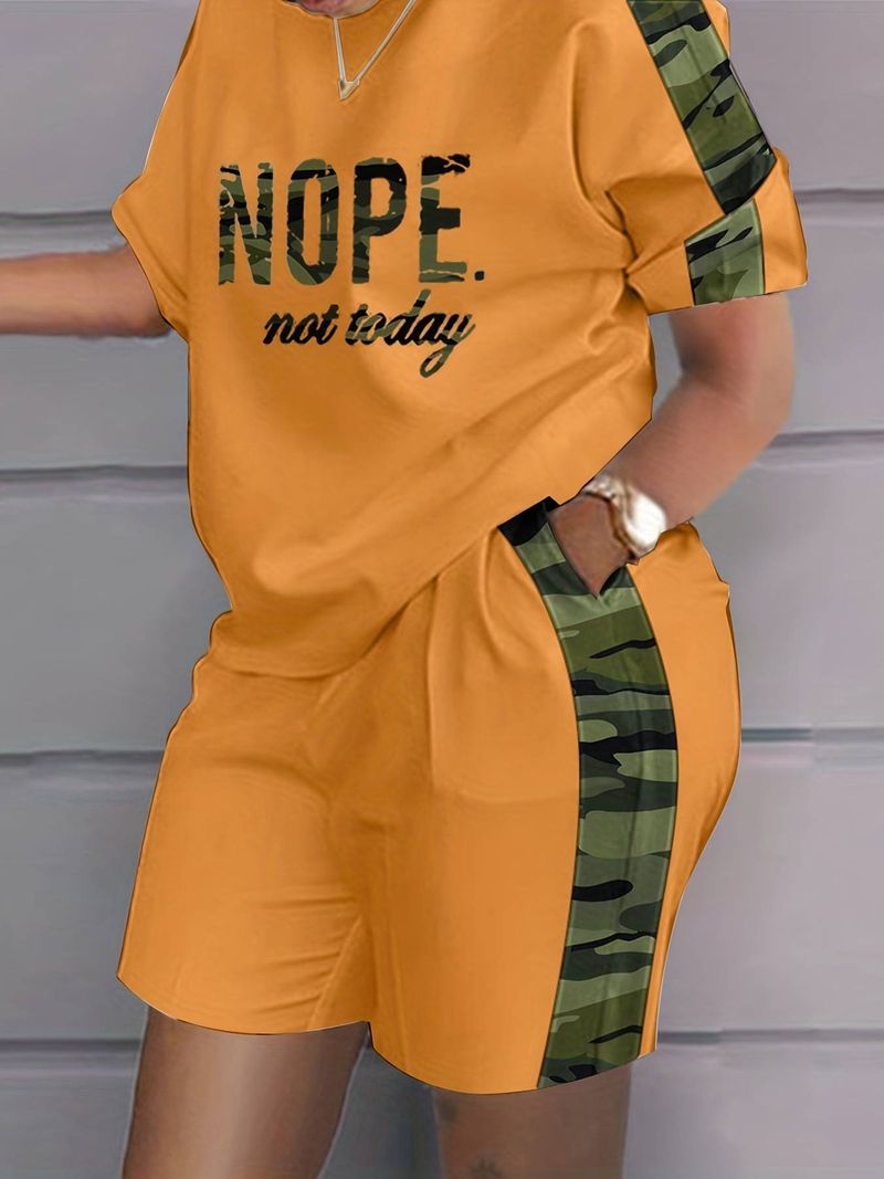 Zweiteiliges Set für Übergrößen-Outfits, Damen-Übergrößen-T-Shirt mit Buchstabendruck und Kontrasteinsatz, kurzärmliges 2-teiliges Set_voghion.com
