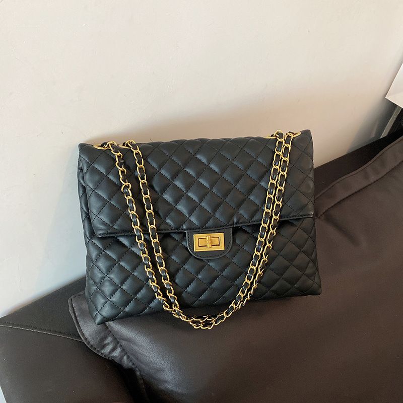 Sac pour femme Style d'explosion en direct Automne et hiver Nouveau sac à chaîne en diamant sac pour femme sac à bandoulière de style étranger transfrontalier serrure de sac d'âge moyen_voghion.com