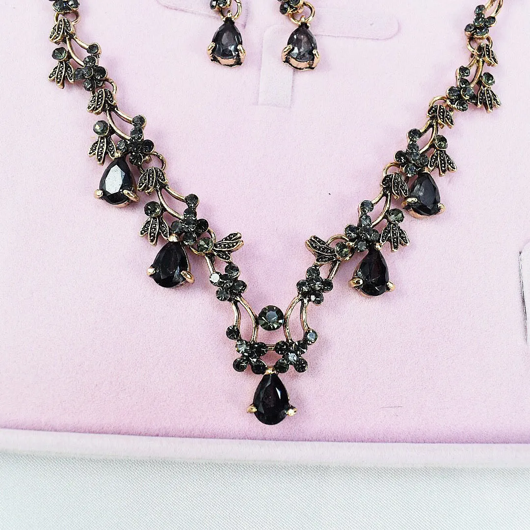 Korean retro bridal jewelry drop-shaped bridal necklace earrings set two-piece wedding crown dress accessories_voghion.com