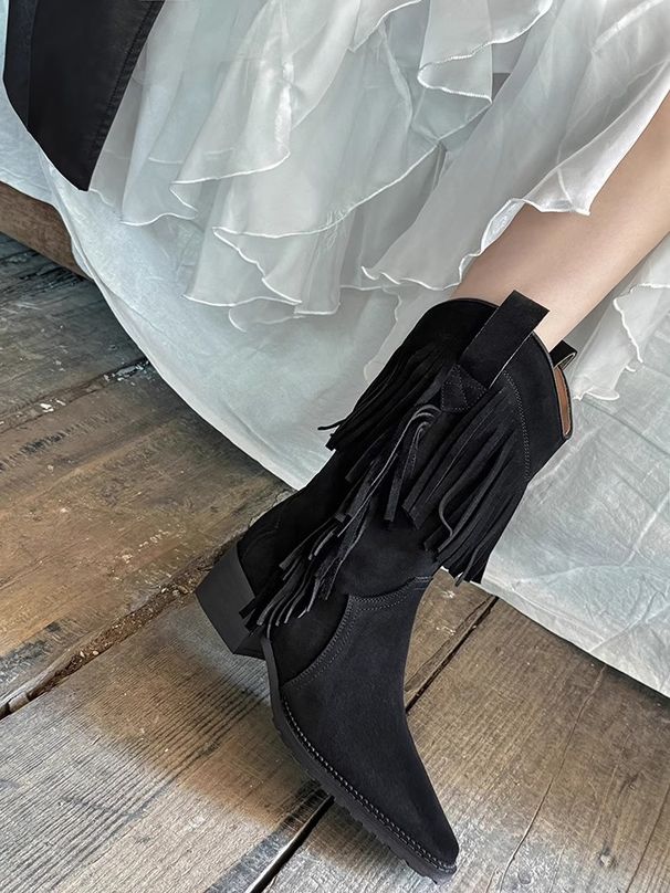 Stivali da donna Martin con tacco grosso, punta rotonda, a metà polpaccio, con frange, autunno inverno_voghion.com