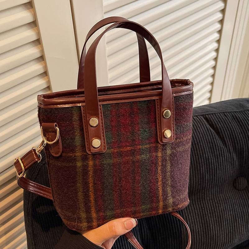 Women's Bag Large Capacity Bag Woolen Plaid Shoulder Bag Versatile Niche Commuter Tote Bag_voghion.com