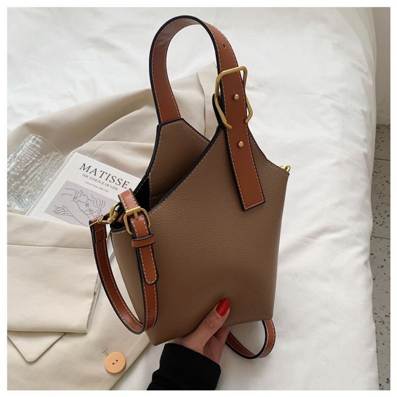 2024 new style bags Korean fashion casual bags retro portable bucket bags casual trendy internet celebrity messenger bags_voghion.com