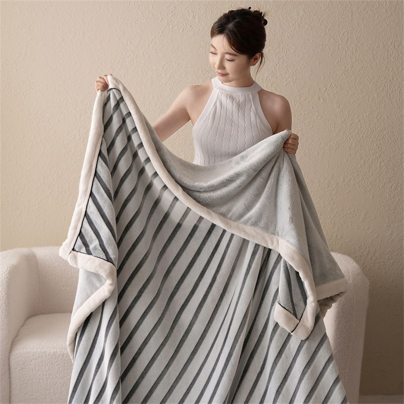 Exquisite Trim Fleece Blanket 2025 Fall/Winter New Blanket_voghion.com