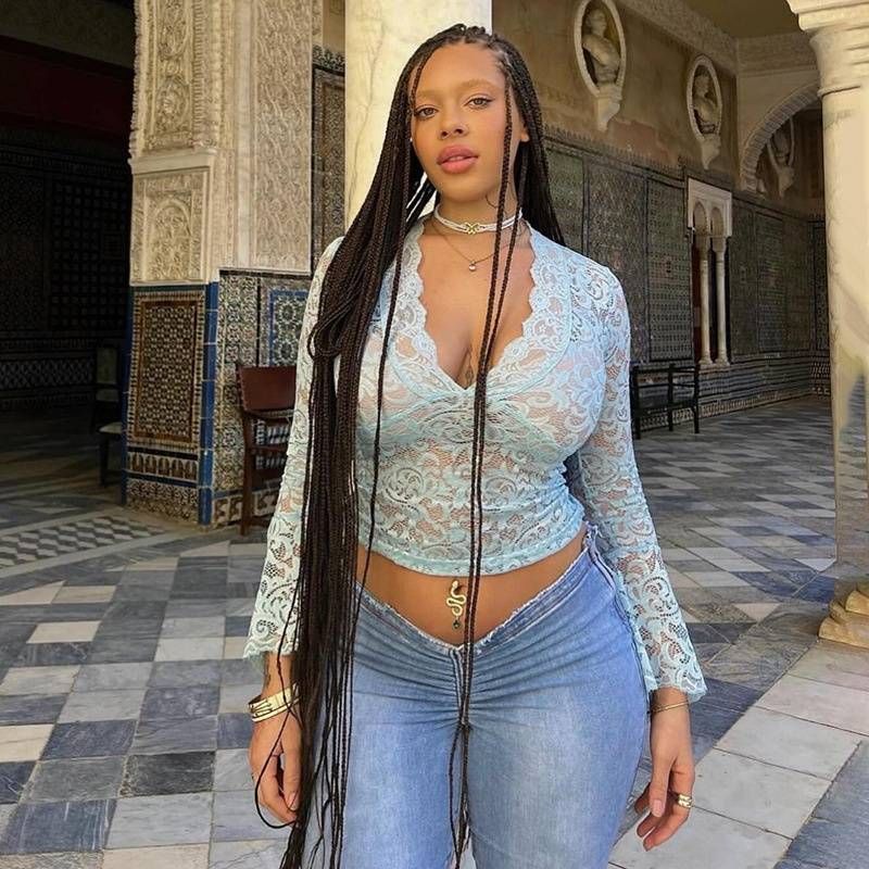 Vêtements pour femmes printemps et été nouvelle fille chaude style pure luxure hauts sexy mince dentelle col en V manches trompette_voghion.com