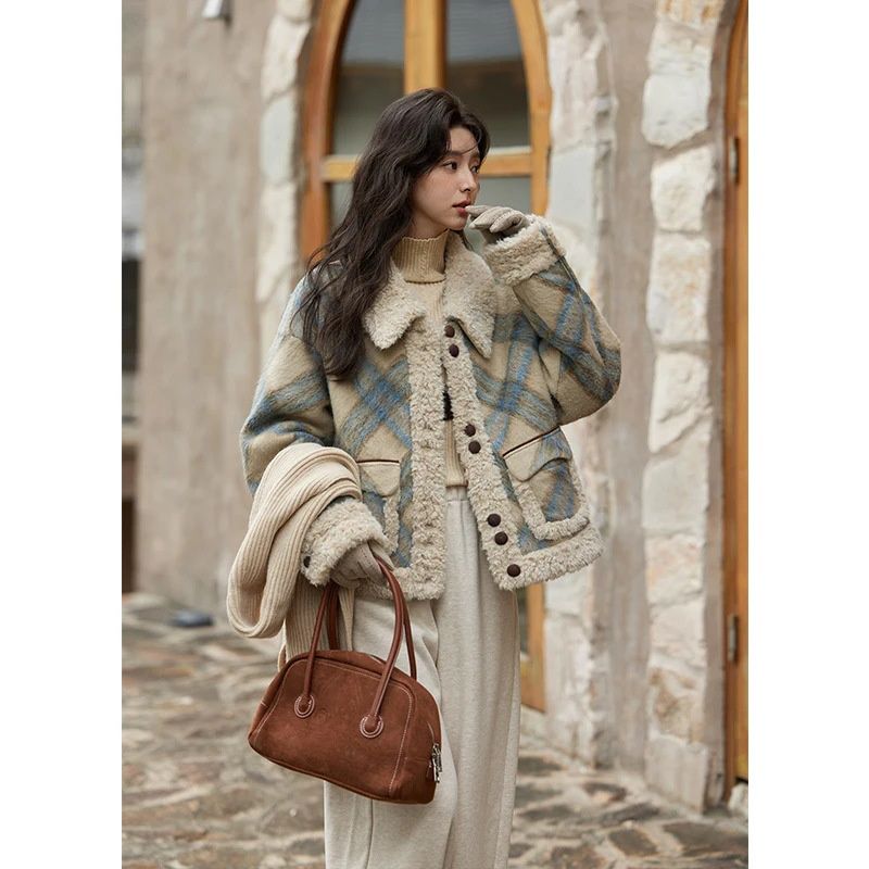 Calm Calm Vintage Plaid Lamb Wool Coat For Women 2025 Winter New Loose Thickened Warm Short Woolen Overcoat_voghion.com