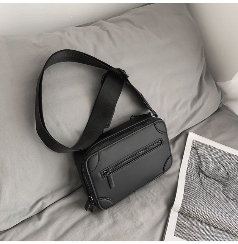 Bolsa crossbody de marca moderna do designer para homens, bolsa quadrada pequena de marca moderna, bolsa de ombro moderna e personalizada, bolsa de nicho para mulheres_voghion.com