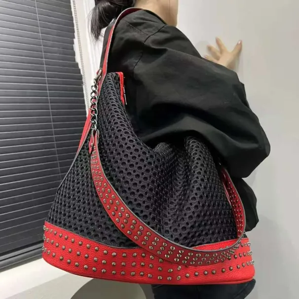 Designer 2025 Damenmode Y2k Spicy Girl Große Kapazität Retro Nietenspleiß Diagonal Cross Schultertasche_voghion.com