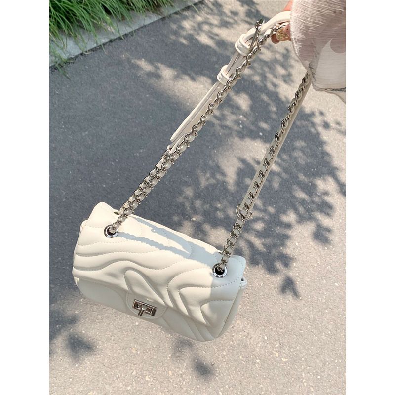 Quadratische Kette mit besticktem Faden, kleine, duftende Wind-Unterarmtasche mit trendiger Textur, Sommer-Umhängetasche mit einer Schulter_voghion.com