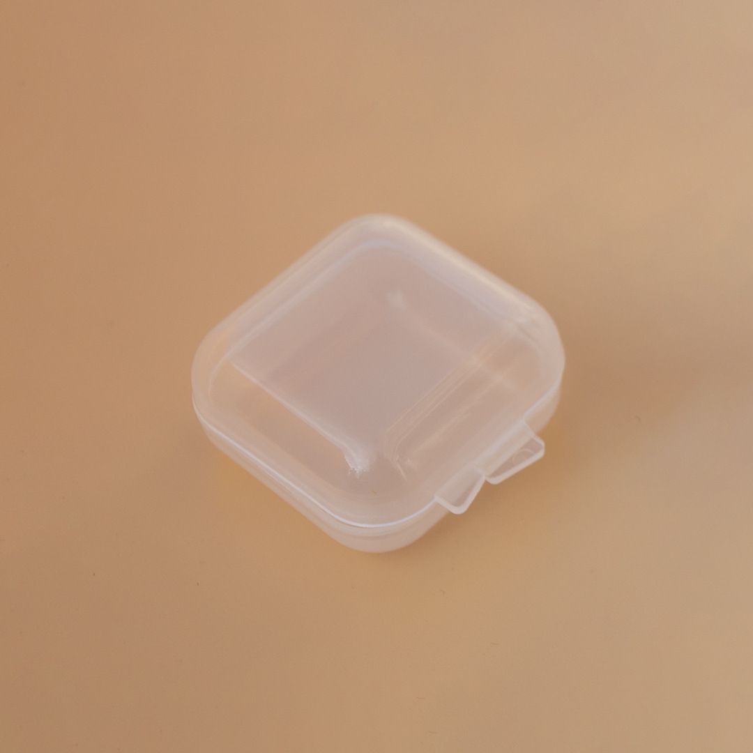 Scatola per cavo di ricarica U Shield per gioielli traslucidi quadrati di qualità imbattibile_voghion.com