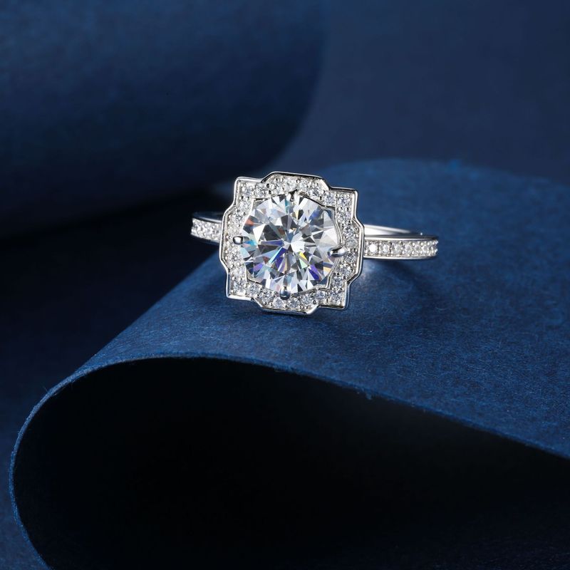 S Silver D Color Mosang 2 Carat Fashionable And Minimalist Women's Four Claw Diamond Ring Live Broadcast_voghion.com