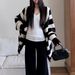 ragazza WITHM Maglione Autunno Inverno 2025 Nuovo Cardigan a Righe Versatile Casual Snellente Largo Cappotto Donna Top_voghion.com