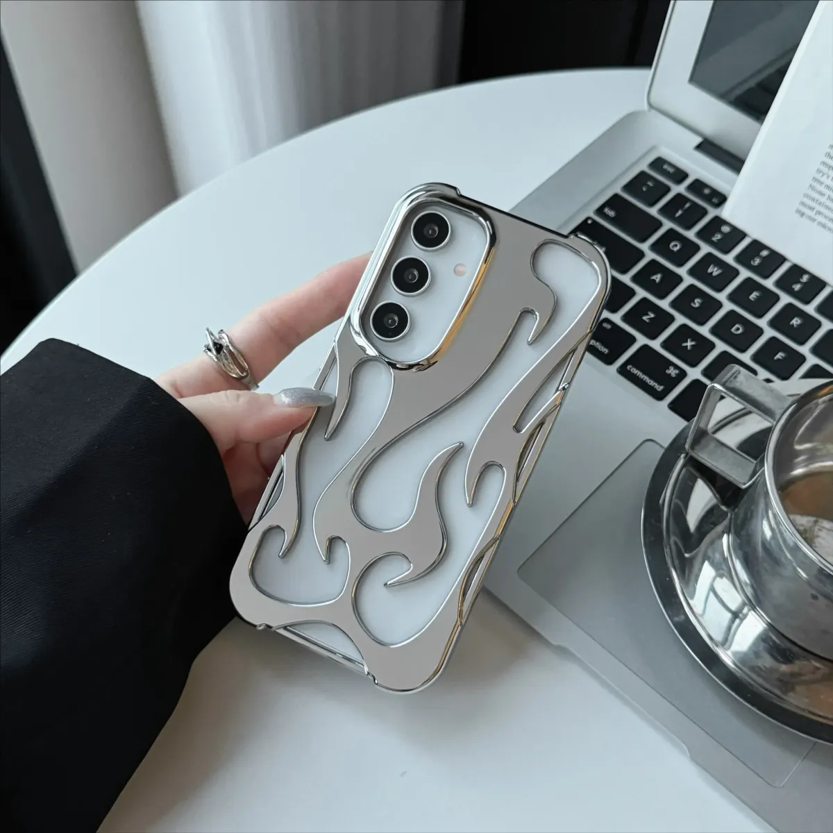 Hülle mit 3D-Flammenmuster für Samsung Galaxy S24 S23 S22 Ultra A55 A16 A54 A06 A15 A14, modisch, hohl, schlank, stoßfest, weiche Abdeckung_voghion.com